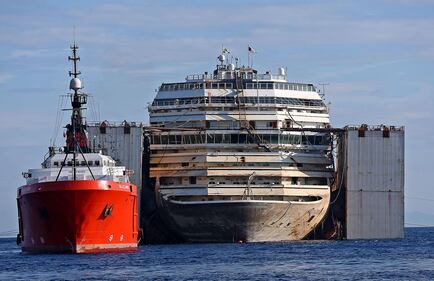 La Concordia verso Genova 3