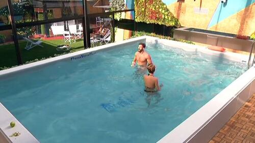 GF14: concorrenti a nudo col body imprinting 43