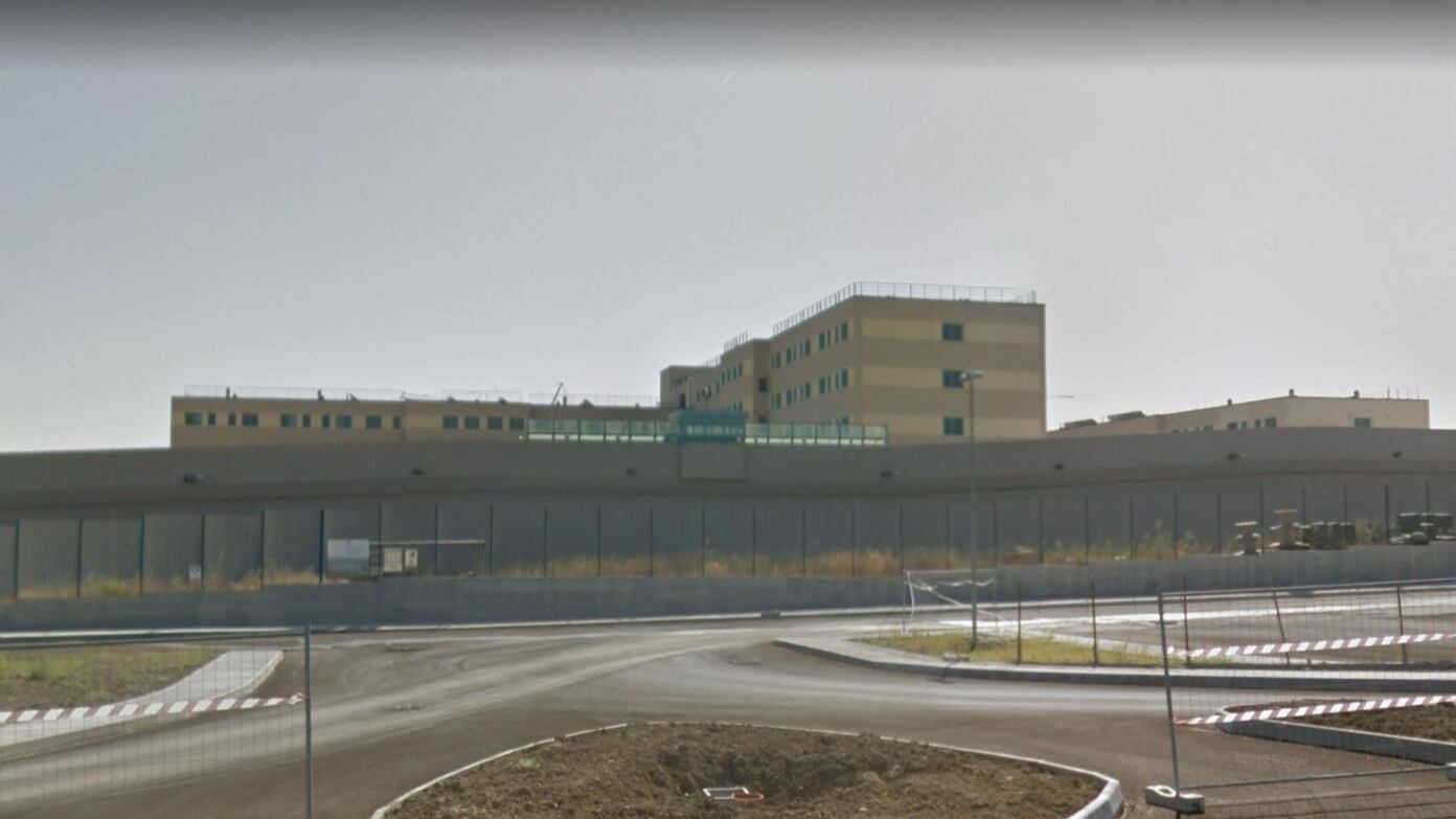 Sassari, detenuto al 41bis ferisce agente al Bancali: allarme Sappe