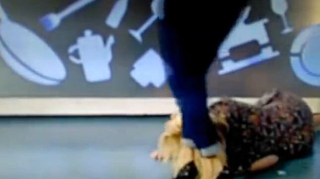 Lisa Fusco ci ricasca: "Per diecimila euro mi rompo la gamba"