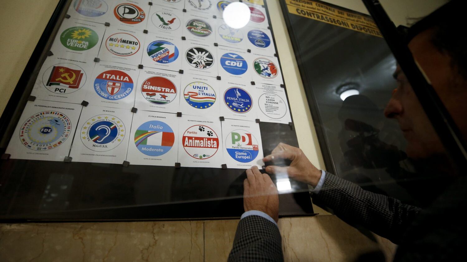 Simboli elettorali e capilista. La gran giostra delle Europee