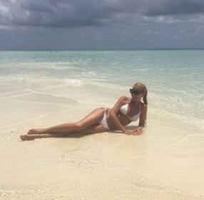Federica Panicucci sexy alle Maldive 4