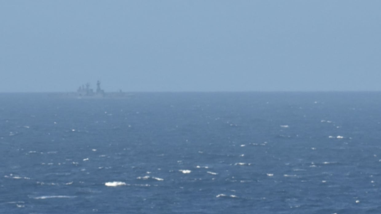 Il cacciatorpediniere russo Severomorsk nel Mediterraneo per scortare due cargo: la NATO in allerta