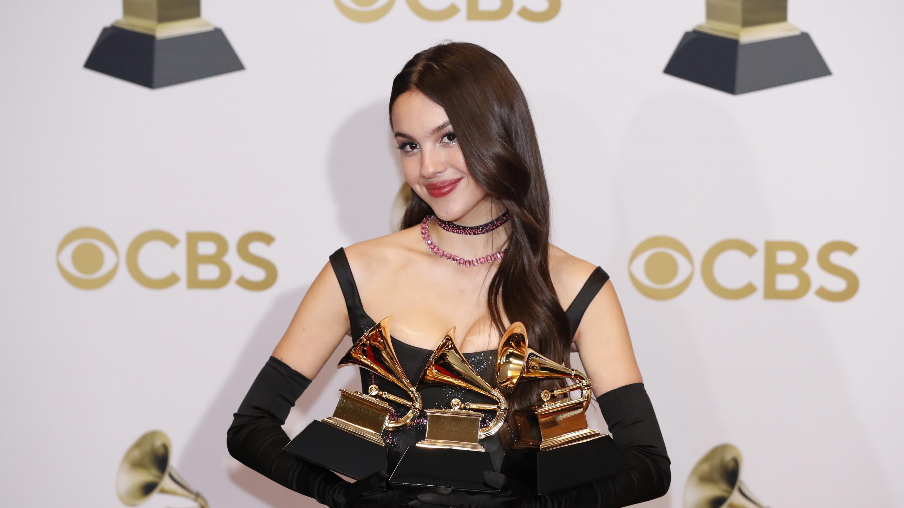 Olivia vince, Billie perde e spunta un italiano