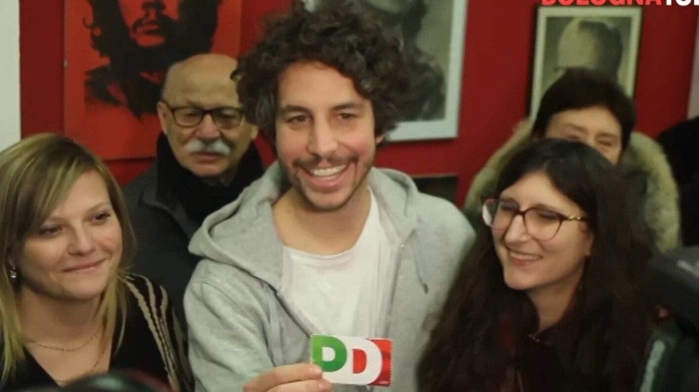 Dal partito "tossico" alla tessera: ora Santori si iscrive al Pd