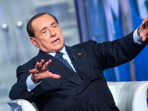 Berlusconi apre ai gay: "Quella per i diritti civili è una battaglia di civiltà"
