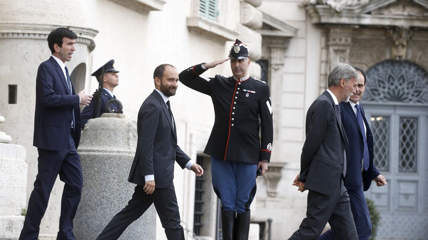 Lo sfogo coi vecchi amici dc: "Sergio è incavolato nero"