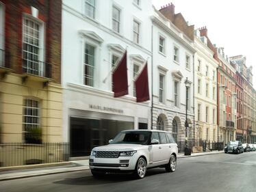 Range Rover LWB e Autobiography Black 1