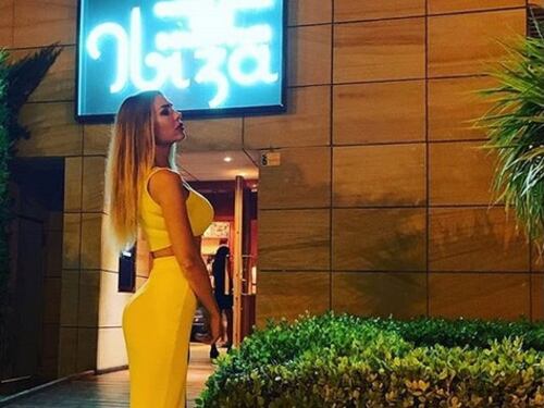 Ilary Blasi criticata al matrimonio della sorella: "Che caduta di stile"