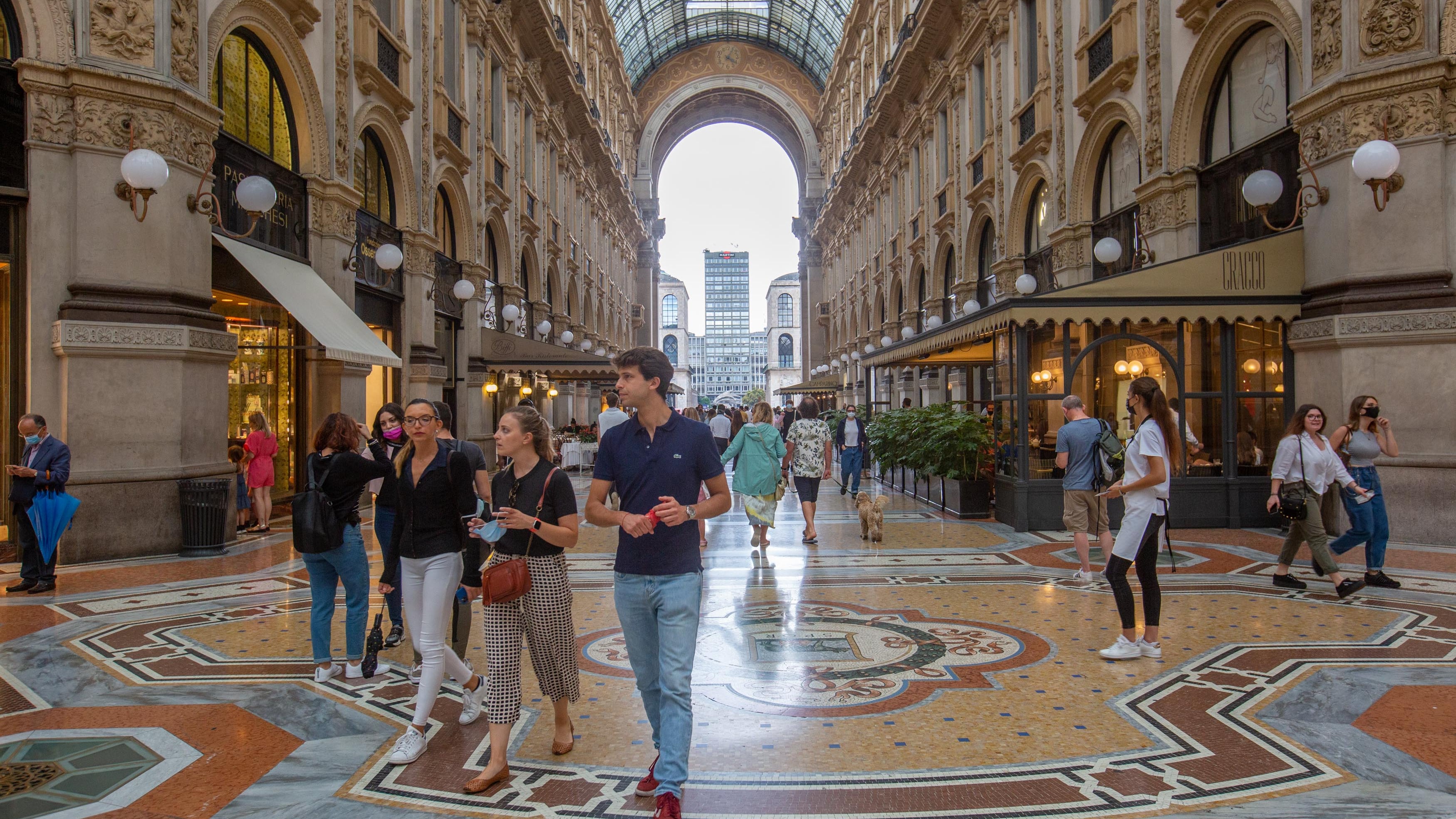 Tornano i turisti: più 32% grandi assenti gli asiatici