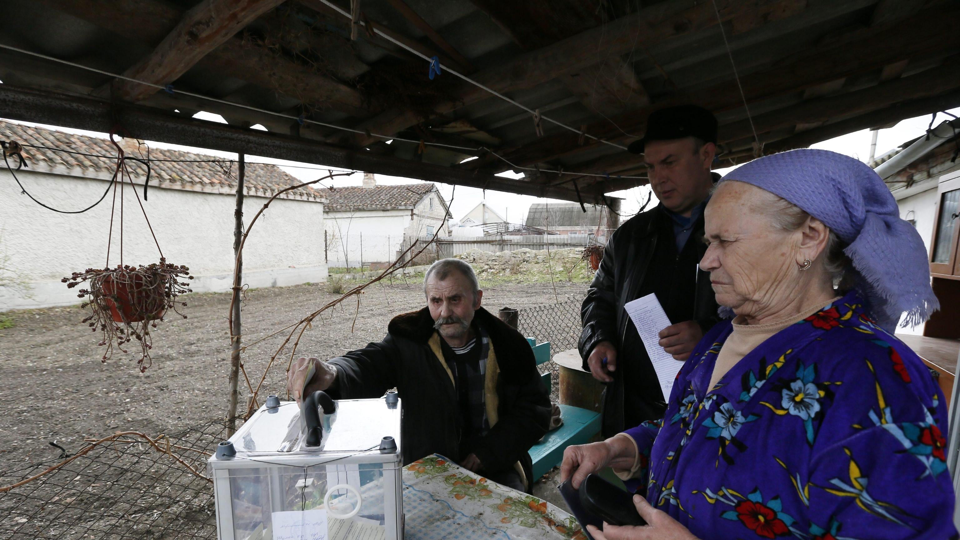 Crimea oggi al voto. Ma Kiev accusa: la Russia ci invade