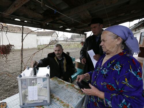 Crimea oggi al voto. Ma Kiev accusa: la Russia ci invade