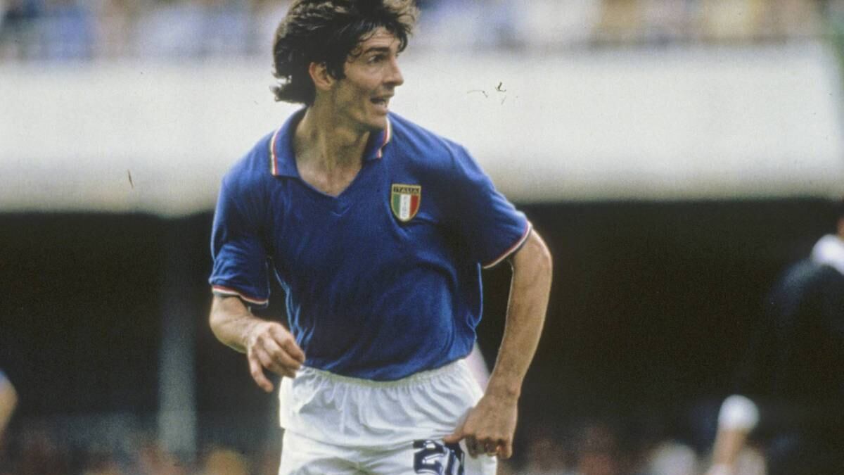 "Gli intitolassero lo stadio del Vicenza". Laziali e romanisti contro Paolo Rossi