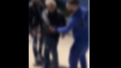 Anziano aggredito e gettato nel cassonetto