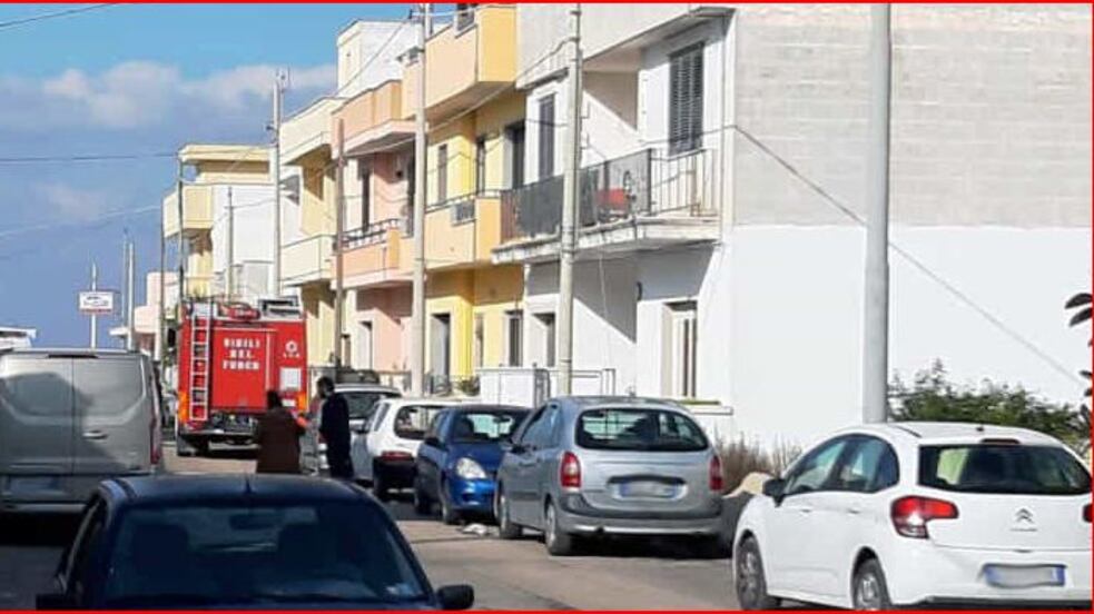 Si barrica con la bombola del gas accesa: salvato in extremis