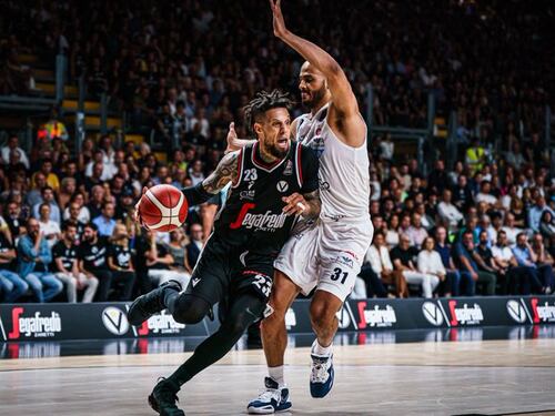 La Virtus Bologna travolge l'Olimpia Milano 85-66: lo scudetto si deciderà a gara-7