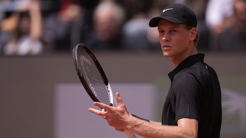 “Ho bisogno di cure per il ginocchio”: Sinner choc, salta le Atp Finals. Stagione 2026 già finita - VIDEO