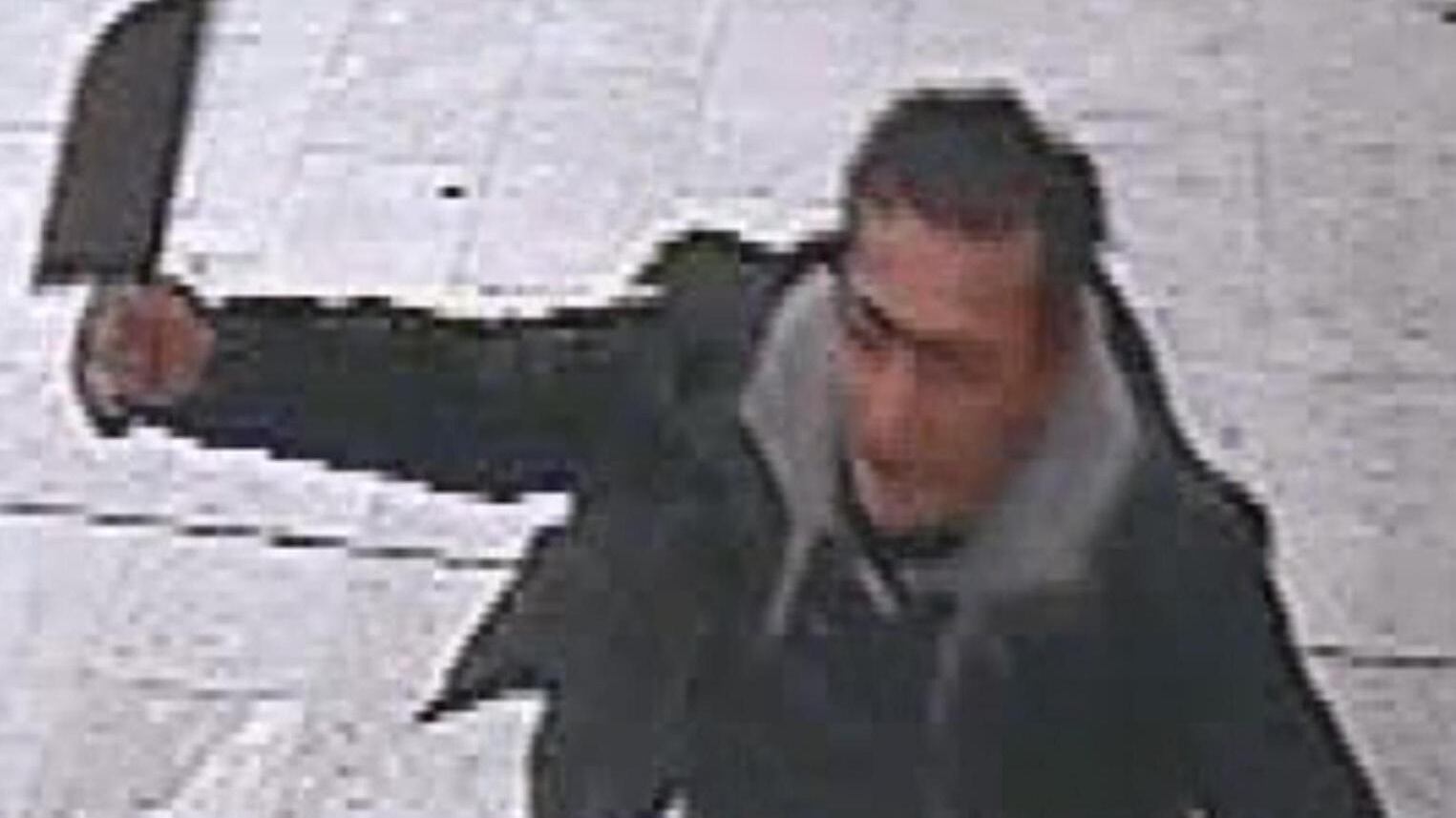 Centrale choc: rissa a colpi di mannaia VIOLENZA Il tunisino curato con 50 punti di sutura, in cella un algerino irregolare