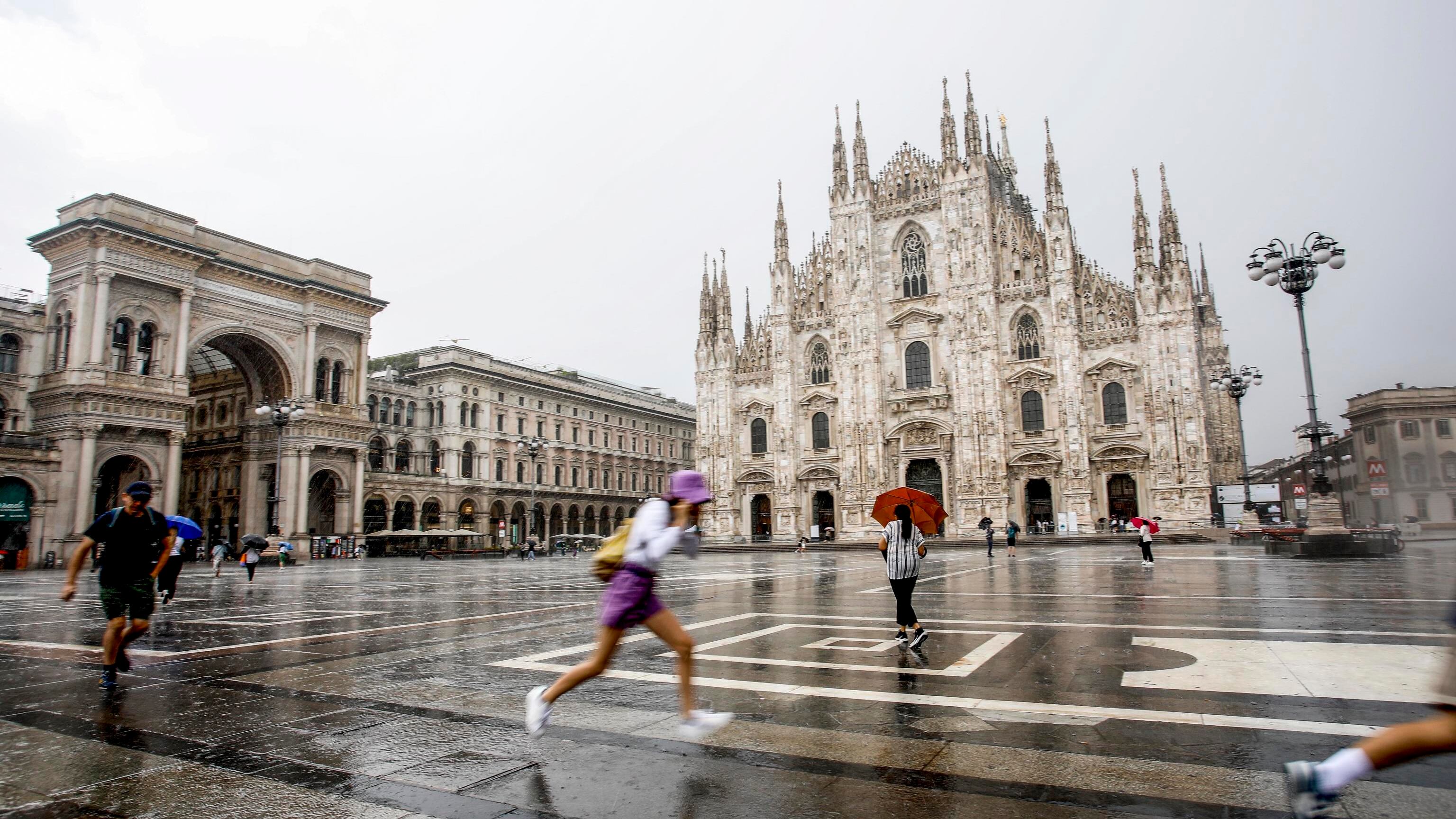 Due cicloni si abbattono su Milano in meno di 36 ore: alto il rischio esondazioni
