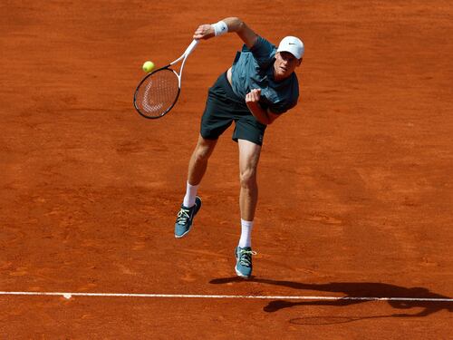 Atp Madrid, Sinner soffre ma vince in rimonta: Bonzi sconfitto in tre set