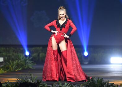 Miss Universo 2018, sfila la bellezza dei Paesi 3