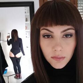 Valentina Nappi provocante in acqua 11