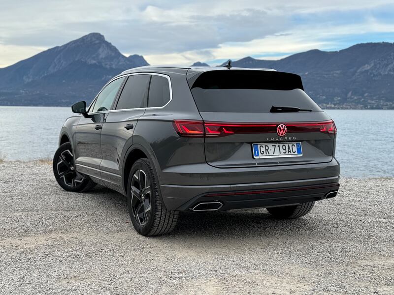 Nuova Volkswagen Touareg 2024, guarda la gallery del nuovo SUV  10