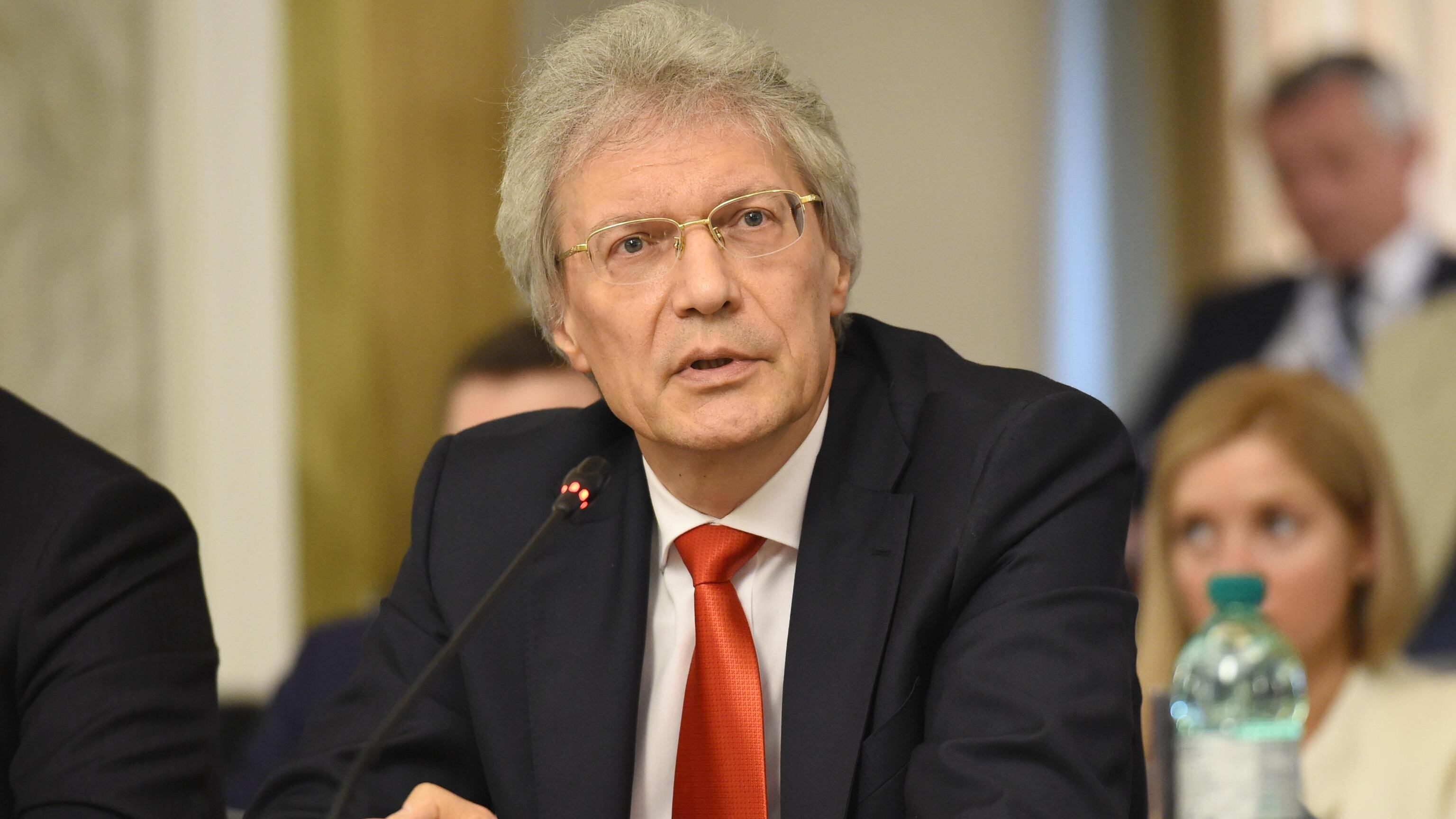 Gas, Donbass e allerta nucleare. "L'ambasciatore Razov spieghi". E l'Ue prepara nuove sanzioni