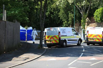 Orrore a Nottingham, tre persone accoltellate a morte: le immagini  14