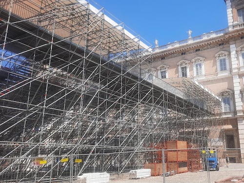 Modena ospita il Jazz Open di fronte all'Accademia militare. E gli ufficiali sono costretti a passare dall'entrata di servizio