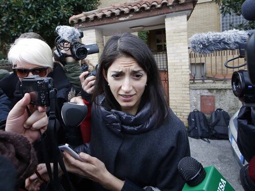 Raggi governa da sette mesi ma parla di ancora "partenza sbagliata"