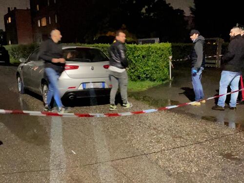 Agguato nell'auto: il marito la uccide a coltellate