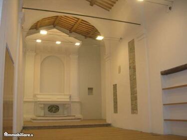Chiese sconsacrate e case con bunker: le stranezze immobiliari 6