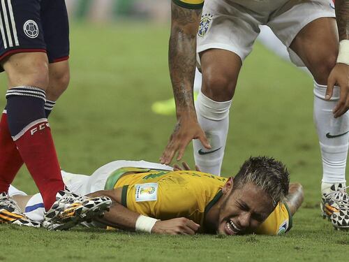 Mondiale finito per Neymar: frattura alla vertebra