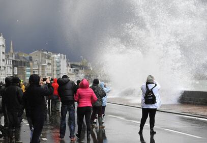 La Bretagna attende la "marea del secolo" 16
