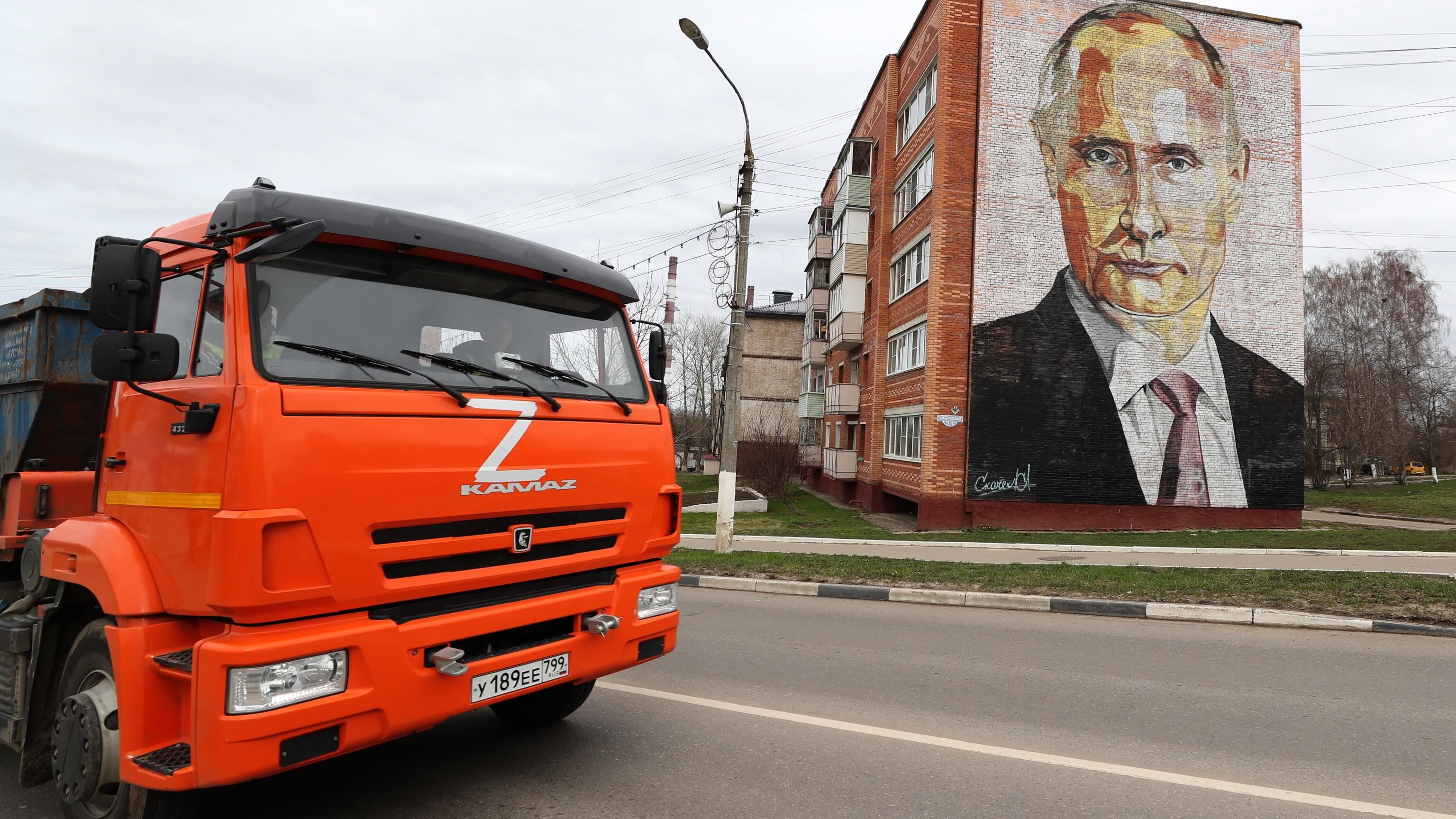 Putin non vuole più fermarsi. "Useremo armi mai viste". Zelensky: "Smembrerà l'Ue"