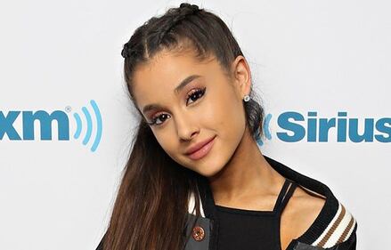 Ariana Grande dimentica troppo spesso i pantaloni 2