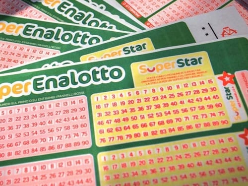 SuperEnalotto da 371 milioni, i 90 vincitori si sono presentati per l'incasso