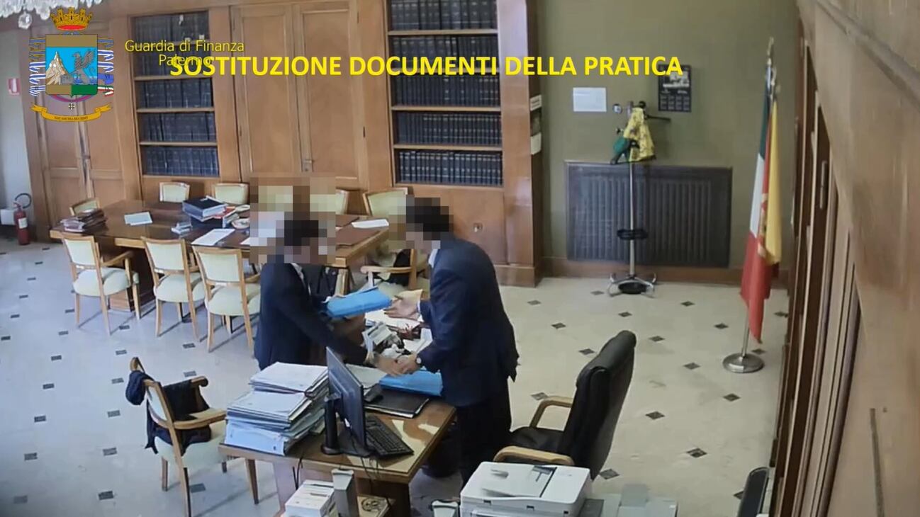 Truffa all'Ue sui fondi per l'agricoltura: arrestati funzionari regionali