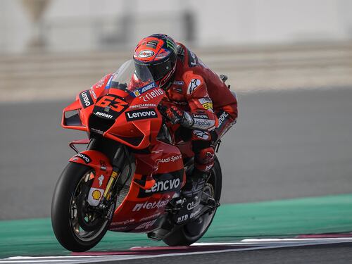 È un'Italia in testa e coda. Pecco davanti in pole, Rossi e Dovi dietro a tutti
