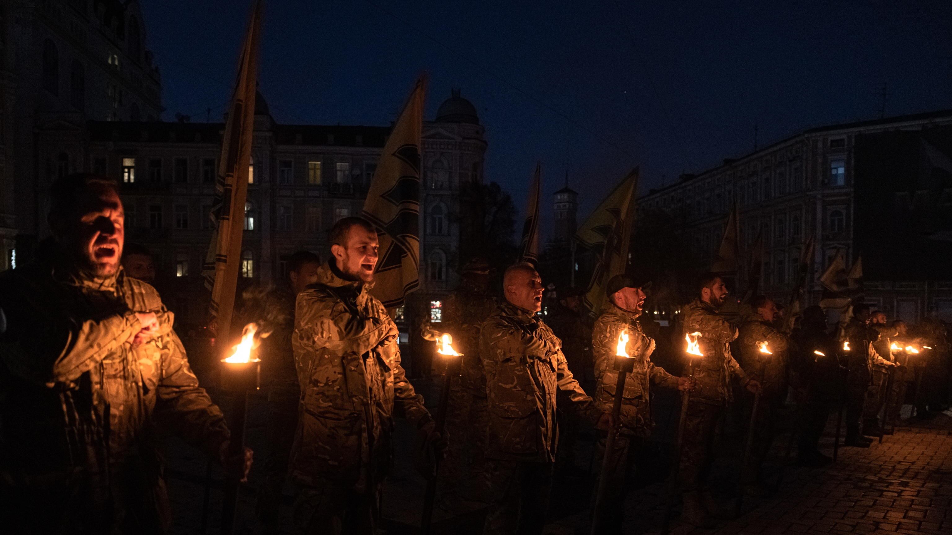 Strada a ostacoli verso la pace Kiev: Donbass libero e si tratta. Ma gli Usa: "Siate più realisti"