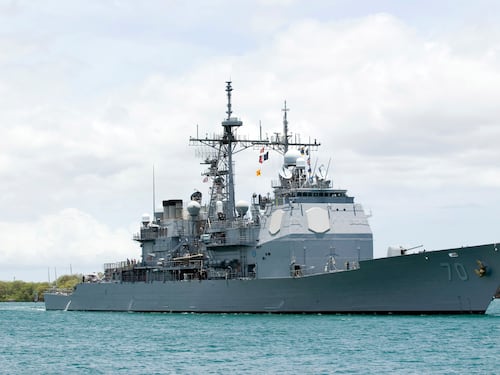Escalation nei Caraibi, Trump muove altre navi da guerra e un sottomarino atomico: cosa succede