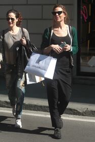 Ilary Blasi, shopping a Milano con l'amica Morena 7