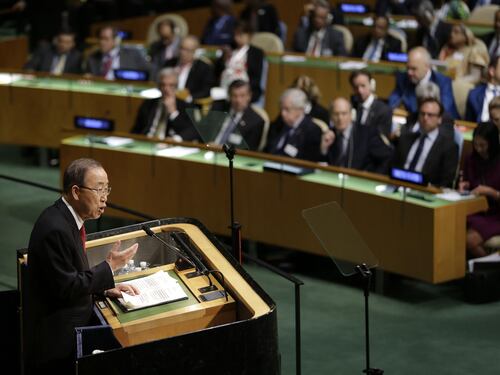 Ban Ki-Moon finge di non vedere: "Italia ha gestito bene i migranti"