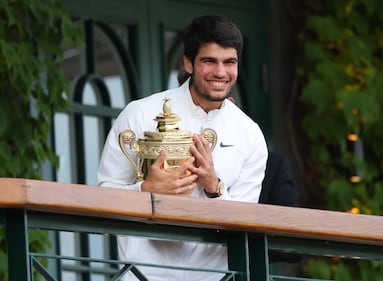 Wimbledon, Alcaraz trionfa al 5 set: le immagini più belle della premiazione 18