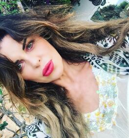 Alba Parietti sexy in spiaggia 10