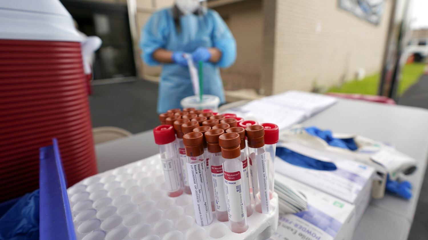 Ma la vera bomba è il virus in Campania