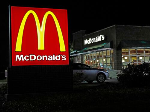 Addio alle politiche woke: anche McDonald's fa marcia indietro