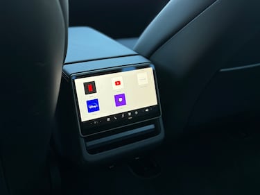 Tesla Model 3 Highland 2024: guarda la gallery  16