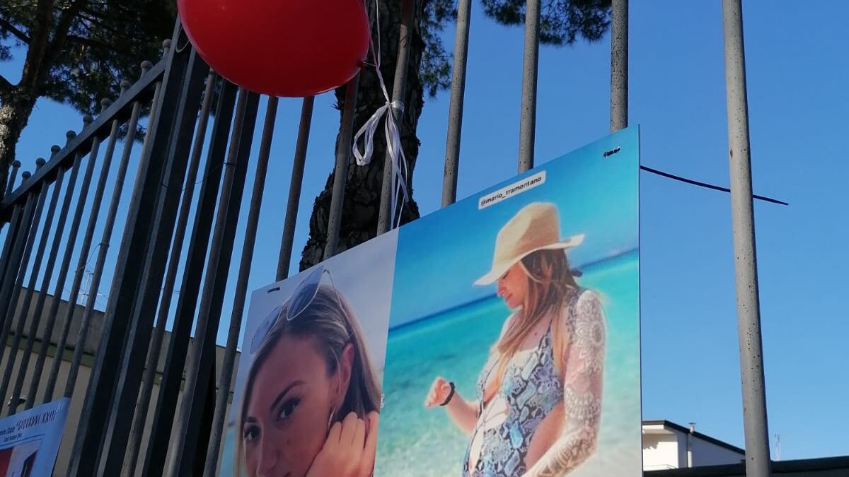 L'addio a Giulia. La sorella: "È uno strazio, basta clamore"